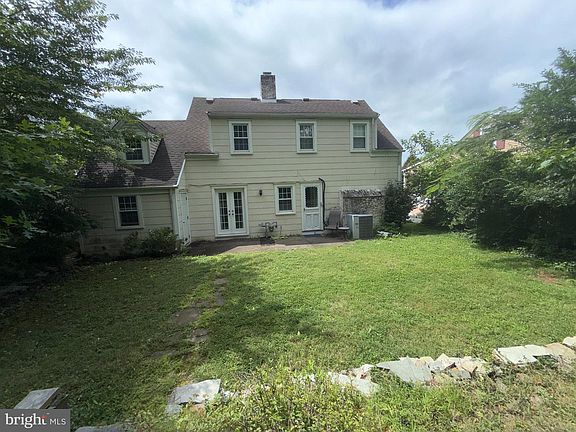 3rd image of 538 Maple Ave