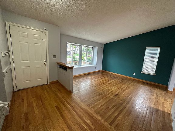 3rd image of 240 Quail Ridge Cir