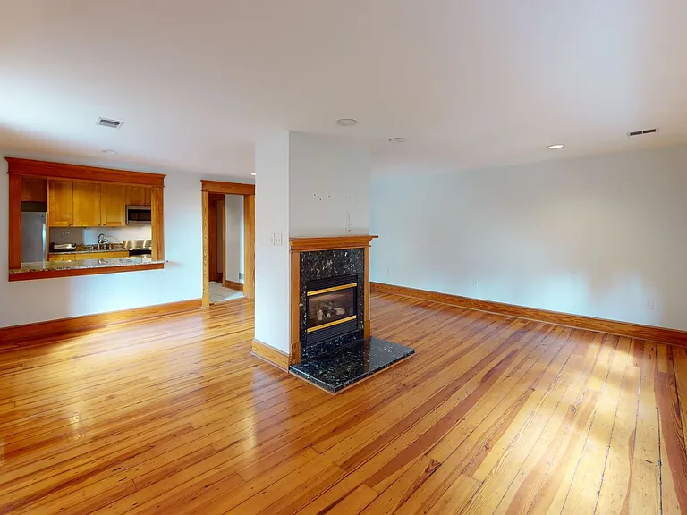 1915 E Market St #3 — Photo 28