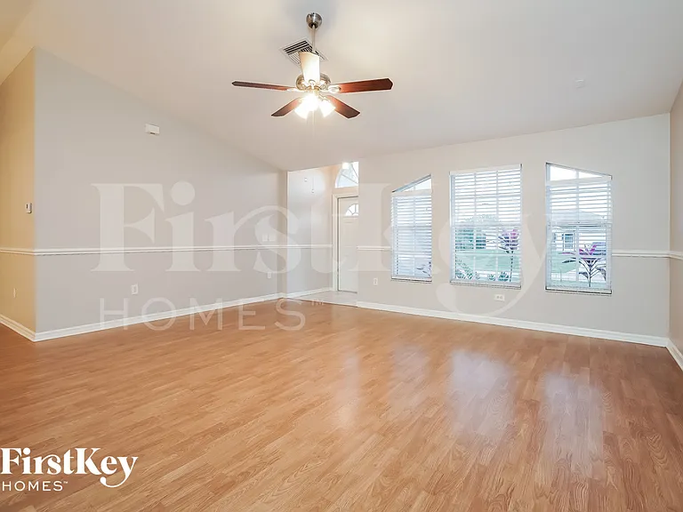 5003 Barth St — Photo 3