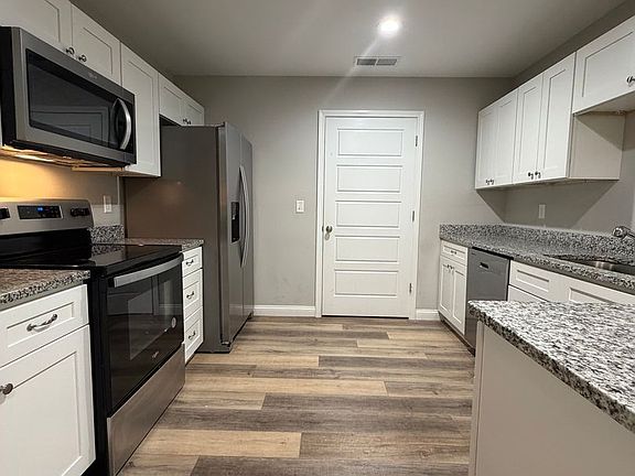 4th image of 907 Linden St #B