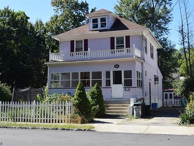 1st image of 69 Garden Ave