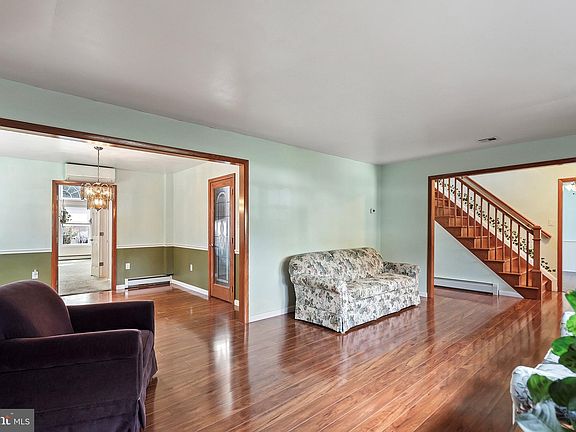 5th image of 53 Haines St