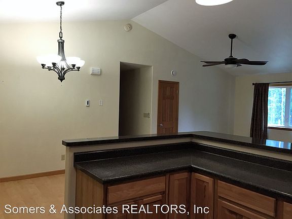 5th image of 1555 Faye Ln