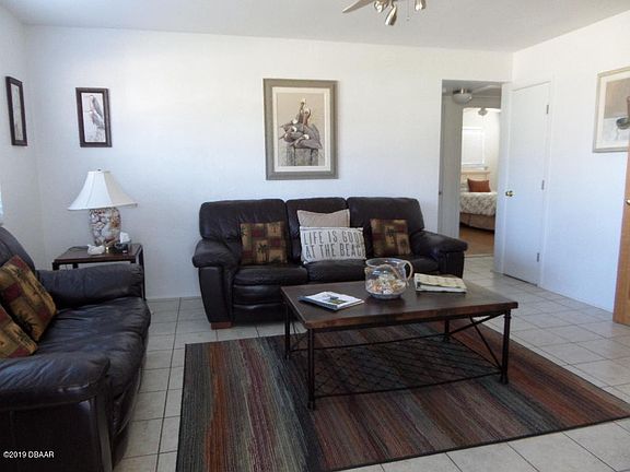 3rd image of 12 Camellia Dr