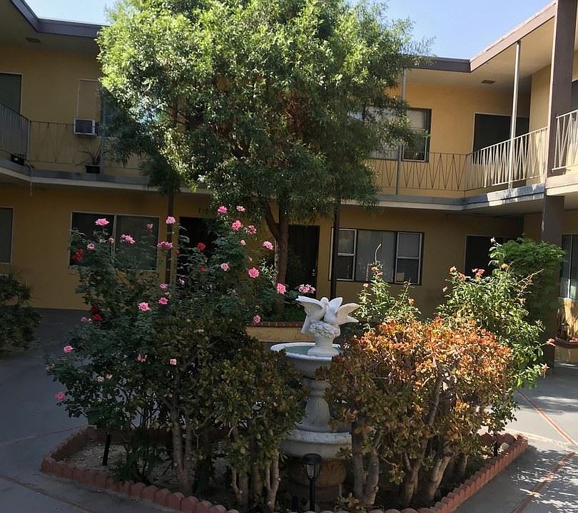 2nd image of 7325 Sepulveda Blvd #206