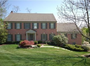 5761 Chestnut Ridge Dr, Cincinnati, OH 45230