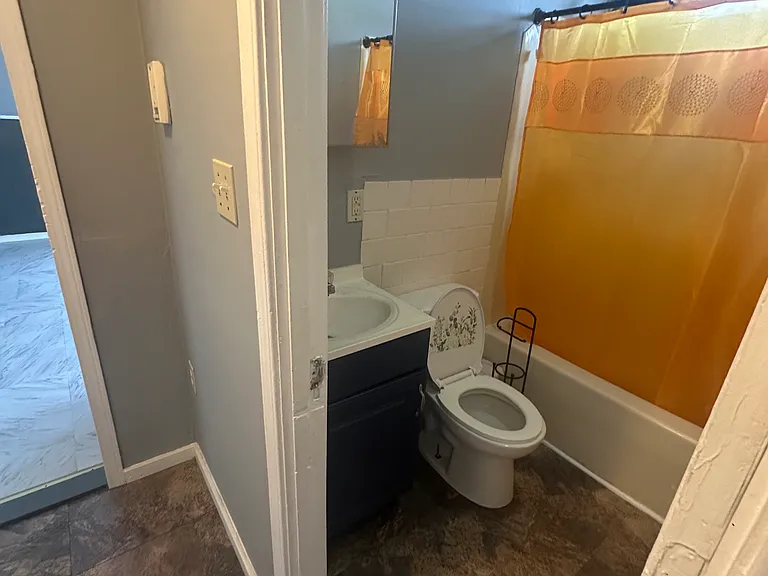 12 Cleveland St #3 — Photo 4