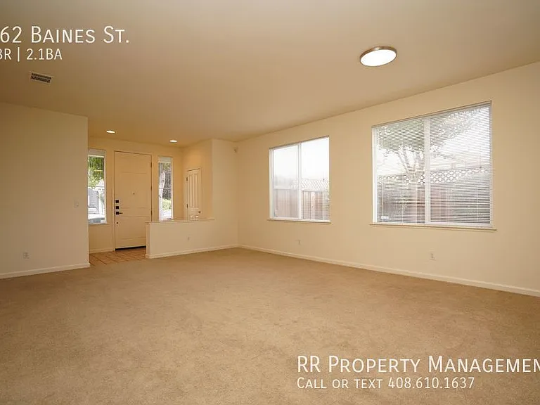 962 Baines St — Photo 5