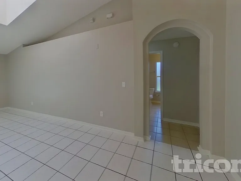 11509 Twin Oaks Trl — Photo 2