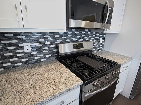 5th image of 43 Vista Ct
