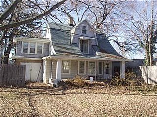 3rd image of 2218 Carabel Ave