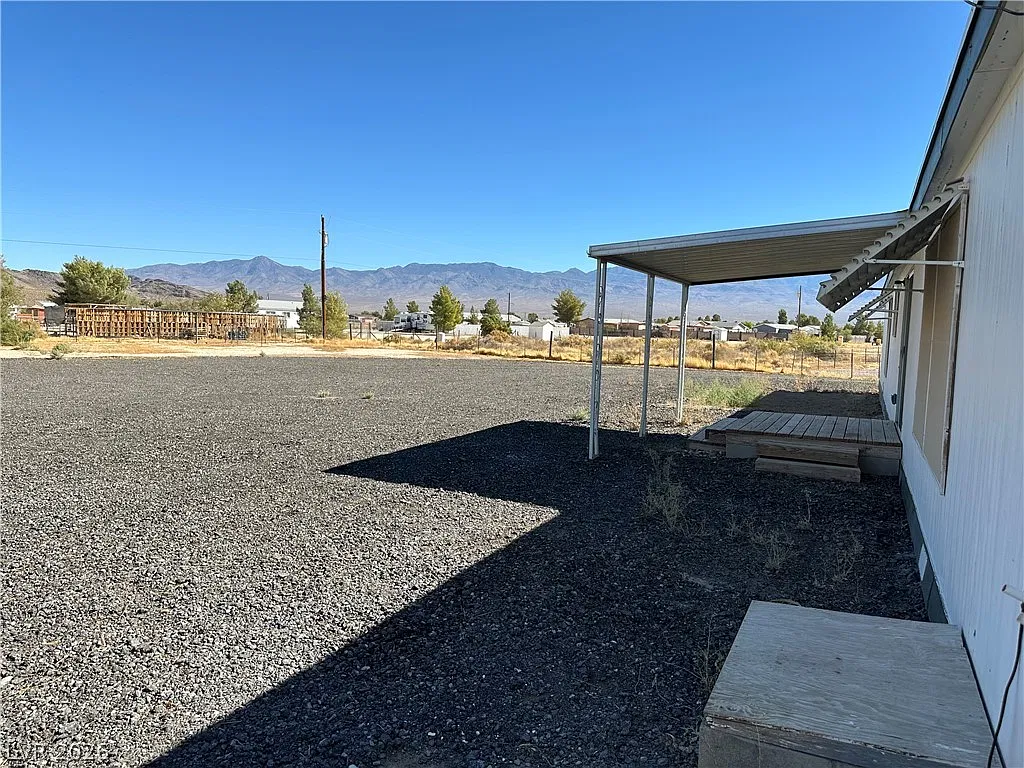 4 bed, 3.0 bath, 2372 sqft, $2,000 — Photo 4