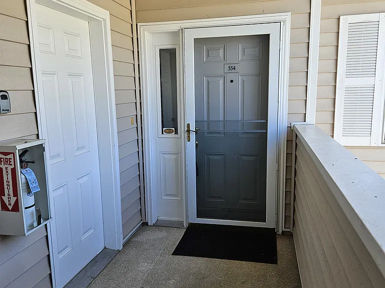 554 NW 3rd Ave — Photo 3