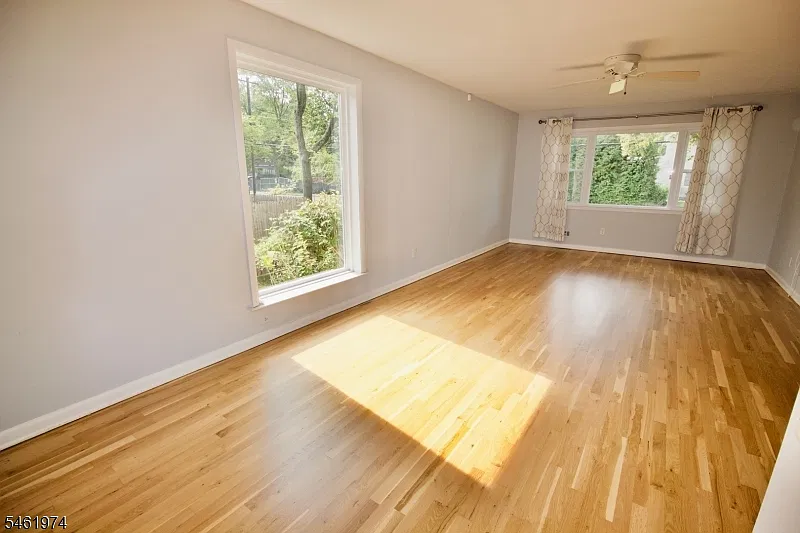 4 bed, 2.5 bath, 2255 sqft, $4,500 — Photo 2
