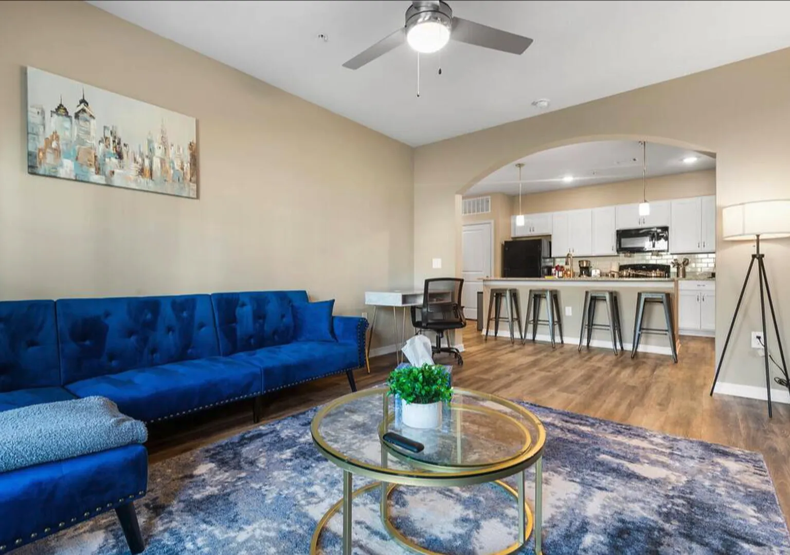 Lovely Apartment in Melbourne FL with Pool, Gym and Laundry — Photo 1