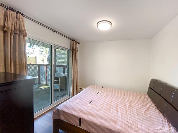 5th image of 8 Lake Ave APT 3A