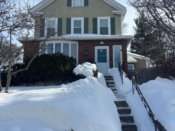 30 Alaric St #1, West Roxbury, MA 02132