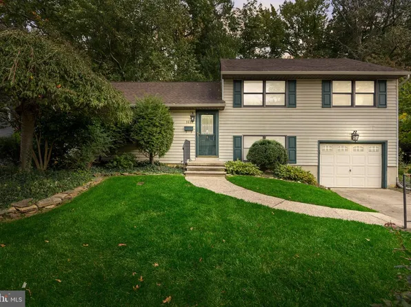 169 Forge Rd, Delran, NJ 08075