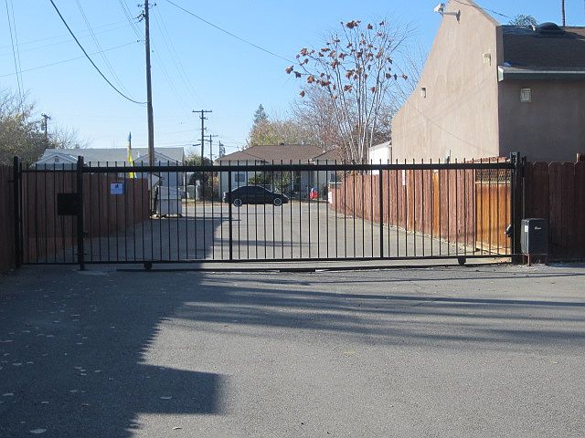 2nd image of 400 Locust St APT 11