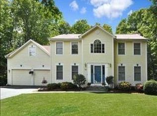 12 Wickham Rd, North Kingstown, RI 02852