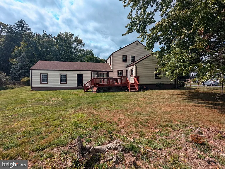 21 Steinway Ave — Photo 34