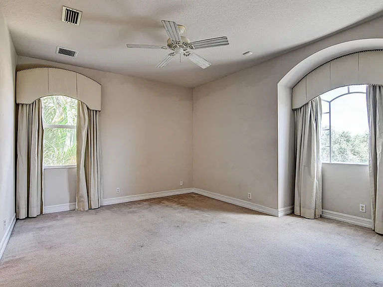 670 Edgebrook Ln — Photo 31
