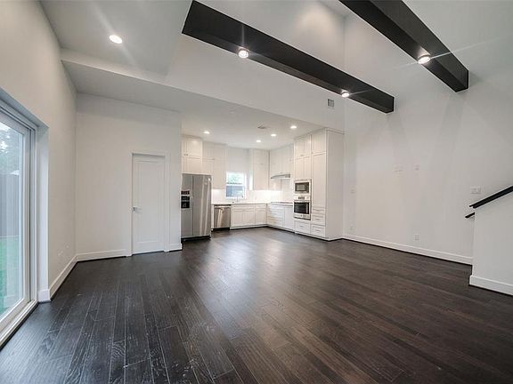 3rd image of 7714 Jacquelyn Oaks Rd