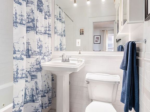 5th image of 353 21st St APT 2R