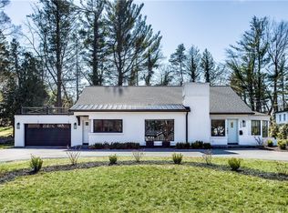 359 Kilbourn Rd, Pittsford, NY 14618