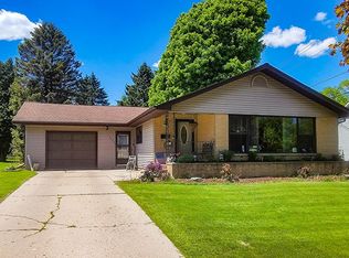 1414 N 3rd St, Manitowoc, WI 54220