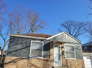 7431 Esterbrook Dr, Saint Louis, MO 63136