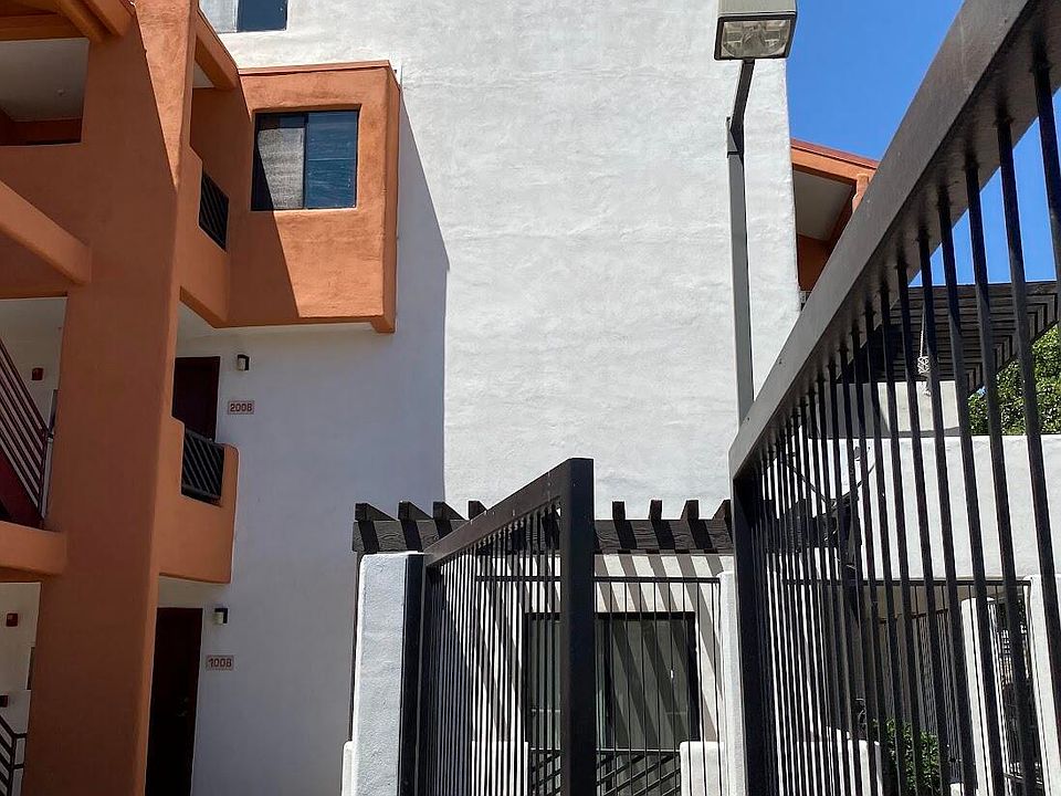 2nd image of 1005 E 8TH Street #1008