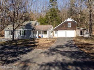 35 School Rd, Voorheesville, NY 12186