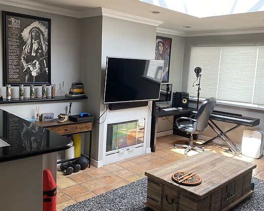 3rd image of 938 Palm Ave #203