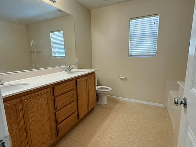 11716 Garland Grove Ln — Photo 21