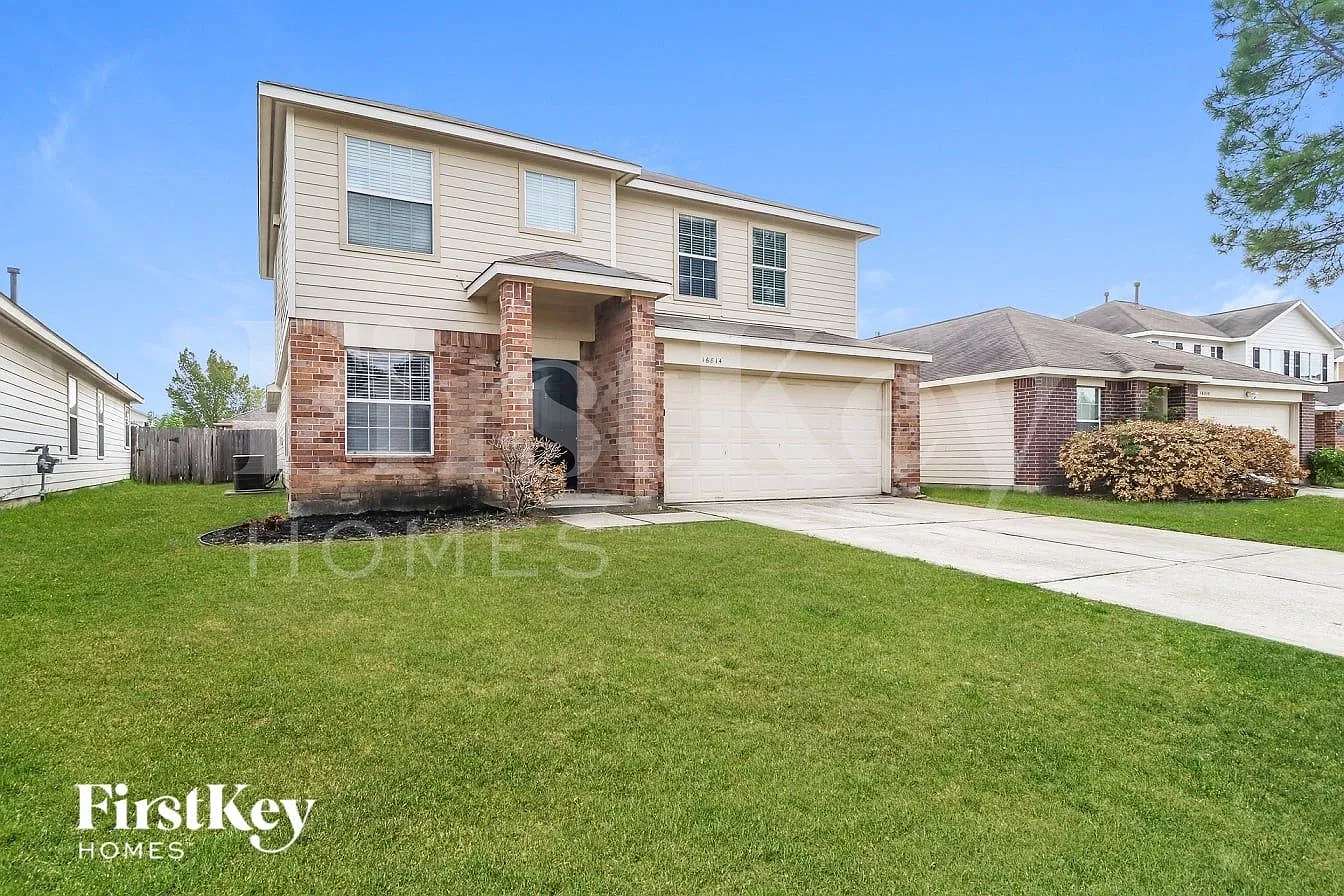 4 bed, 2.5 bath, 2910 sqft, $2,490 — Photo 2