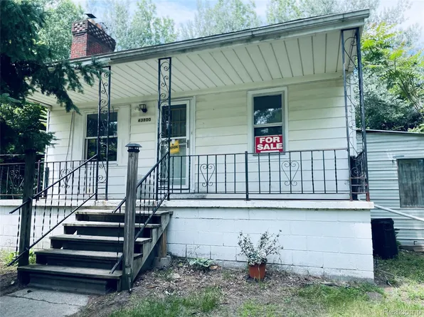 43800 Dunn Rd, Belleville, MI 48111