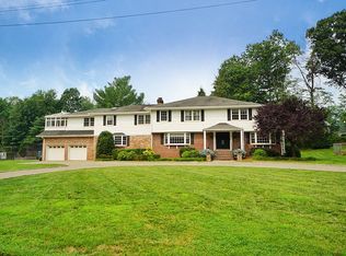 15 Parson Pl, Colonia, NJ 07067