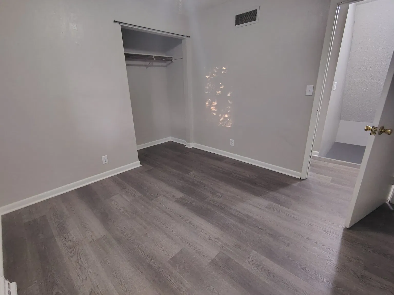 3 bed, 1.5 bath, 1100 sqft, $1,700 — Photo 4