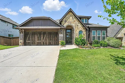 3829 Honey Grove Dr Photo 1