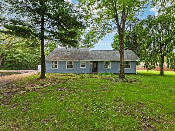 4th image of 312 James Rd