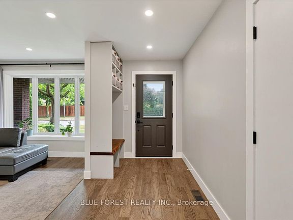 5th image of 1885 Aldersbrook Rd