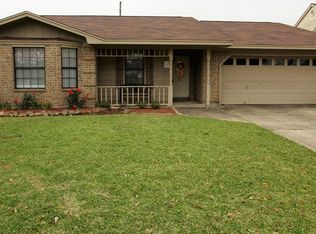 1152 Meadowridge Dr, Beaumont, TX 77706