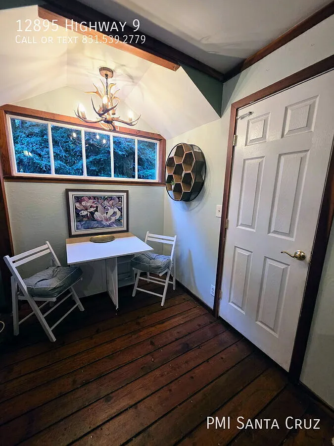 Coming Soon! The Carriage House Furnished 2 Bedroom + Office In Beautiful Boulder Creek All Utili... — Photo 4