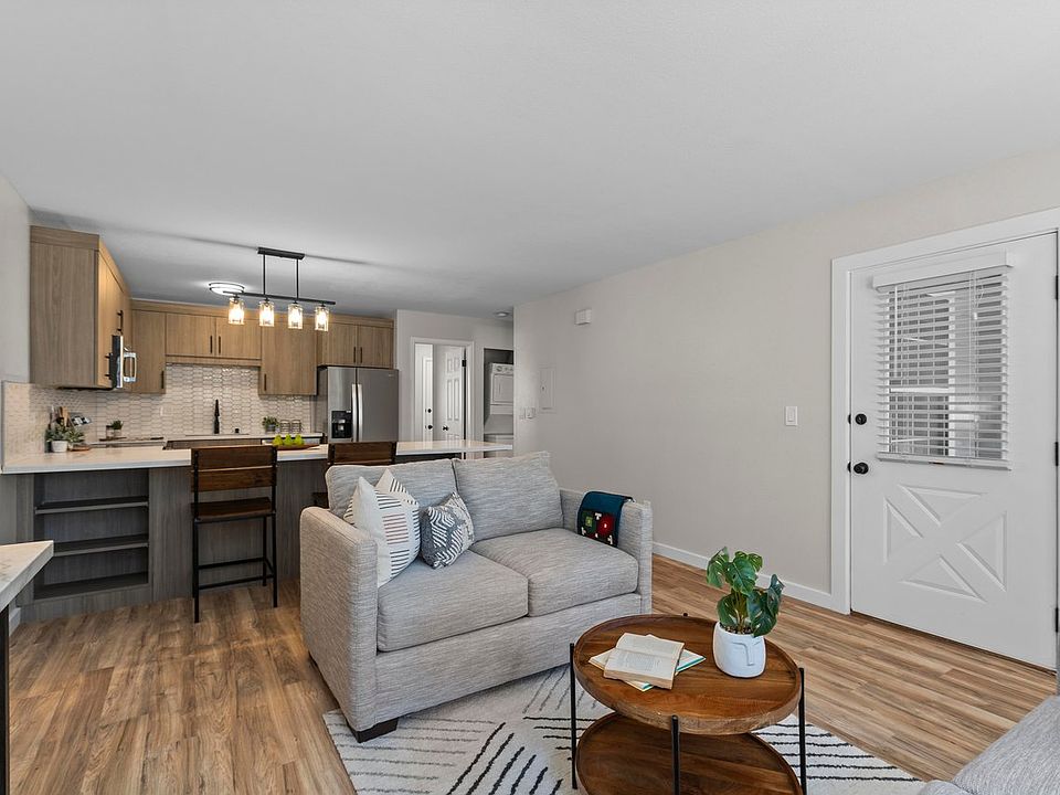 1st image of 1601 W Swallow Rd #7-B