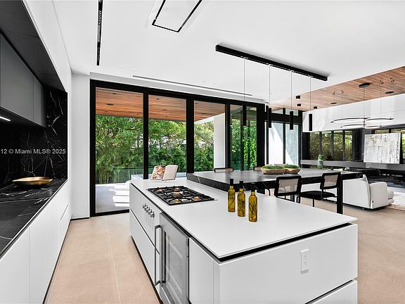 5th image of 1096 N Venetian Dr