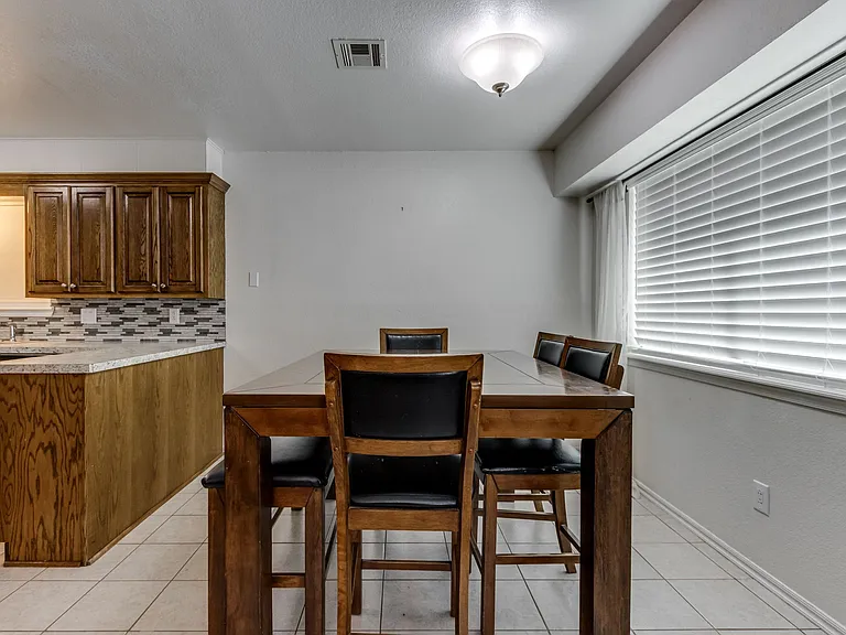1828 Burnt Oak St — Photo 33