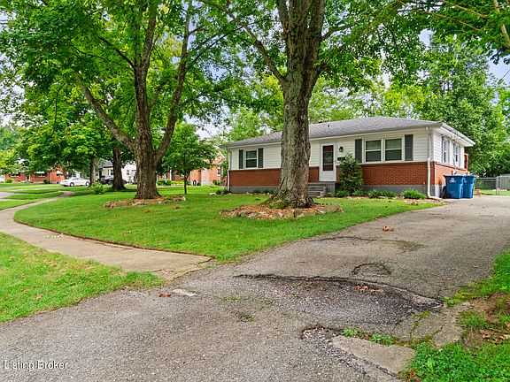 5th image of 12110 Saint Clair Dr