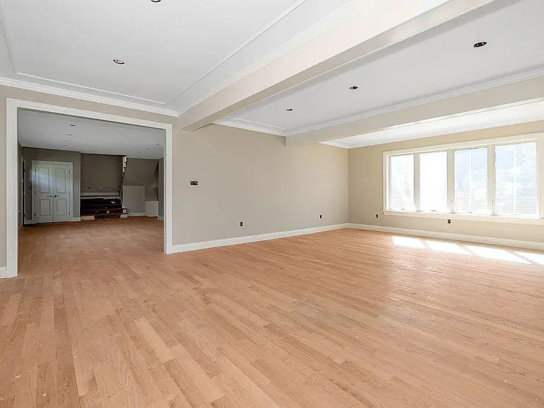 58 Marion Dr — Photo 14